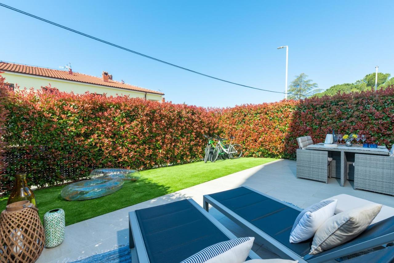 Luxury New Apartment With Private Garden Near The Beach! ポレッチ エクステリア 写真